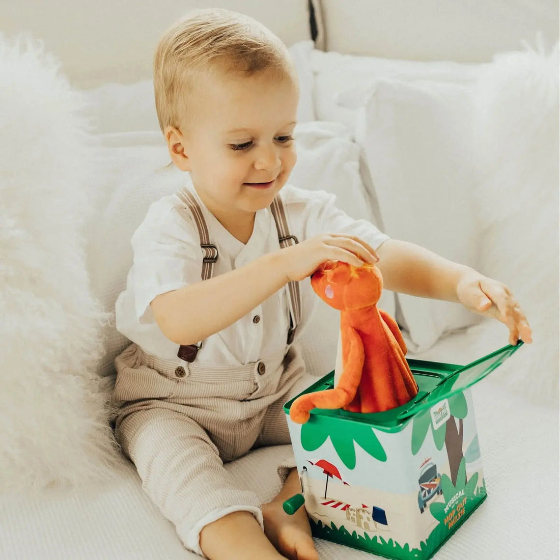 Motorikförderung bei Kleinkindern: Jack-in-the-Box als Lernspielzeug sinnvoll nutzen